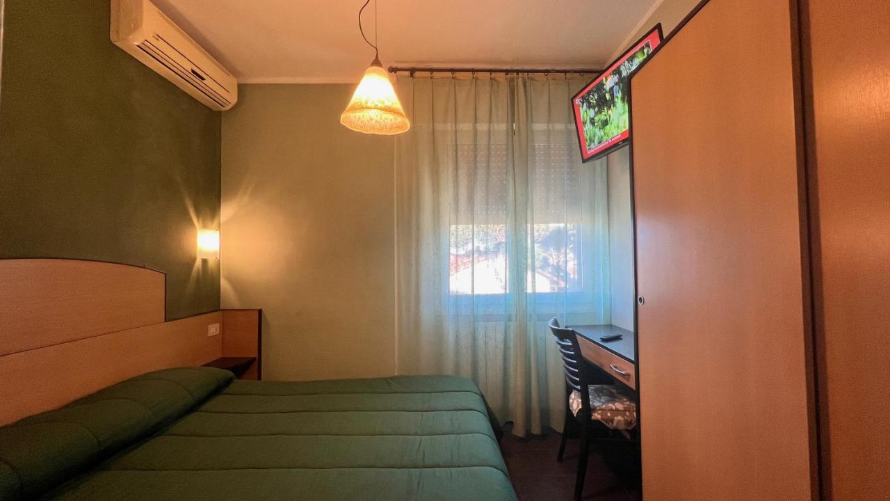 Hotel Il Cavaliere Nero Tirrenia Extérieur photo