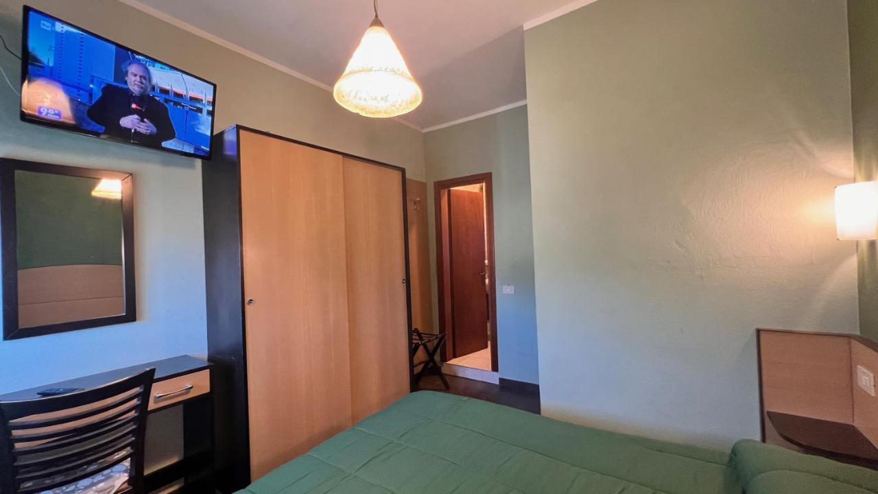 Hotel Il Cavaliere Nero Tirrenia Extérieur photo
