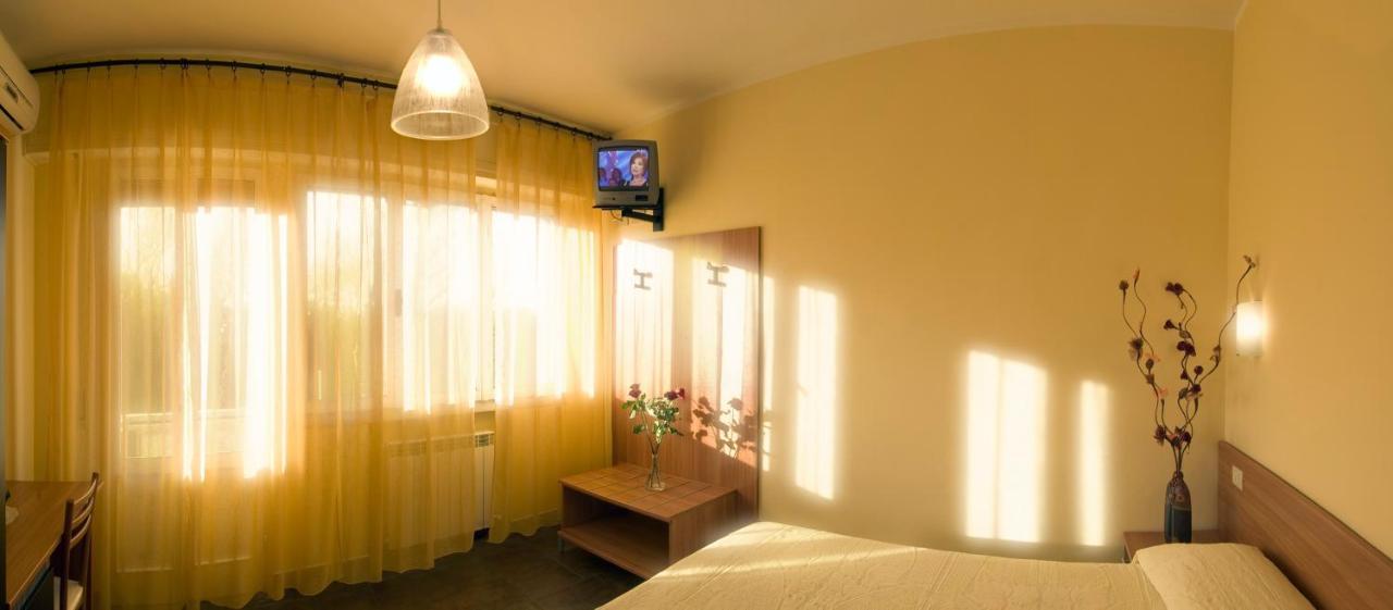 Hotel Il Cavaliere Nero Tirrenia Extérieur photo