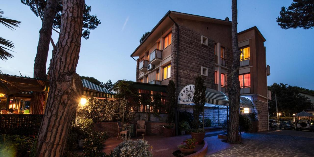 Hotel Il Cavaliere Nero Tirrenia Extérieur photo