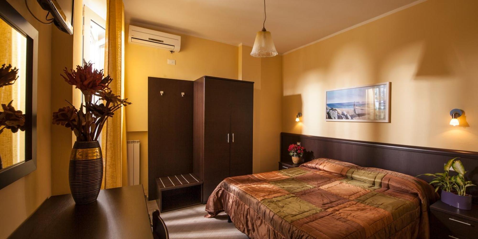 Hotel Il Cavaliere Nero Tirrenia Extérieur photo