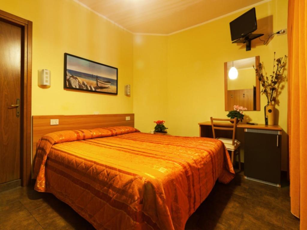 Hotel Il Cavaliere Nero Tirrenia Chambre photo